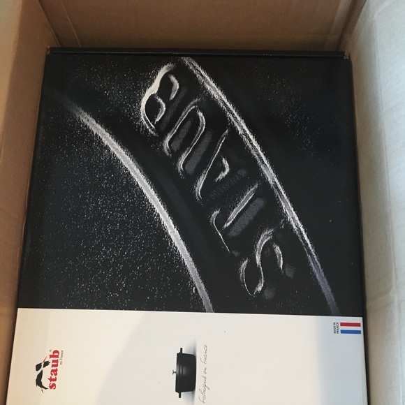 BNIB Staub grill pan black - Picture 4 of 5